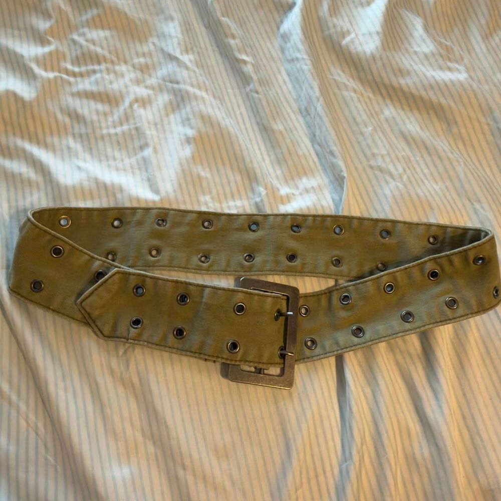 Vintage Khaki green grommet belt 39in long #grommet #belt #accessories
